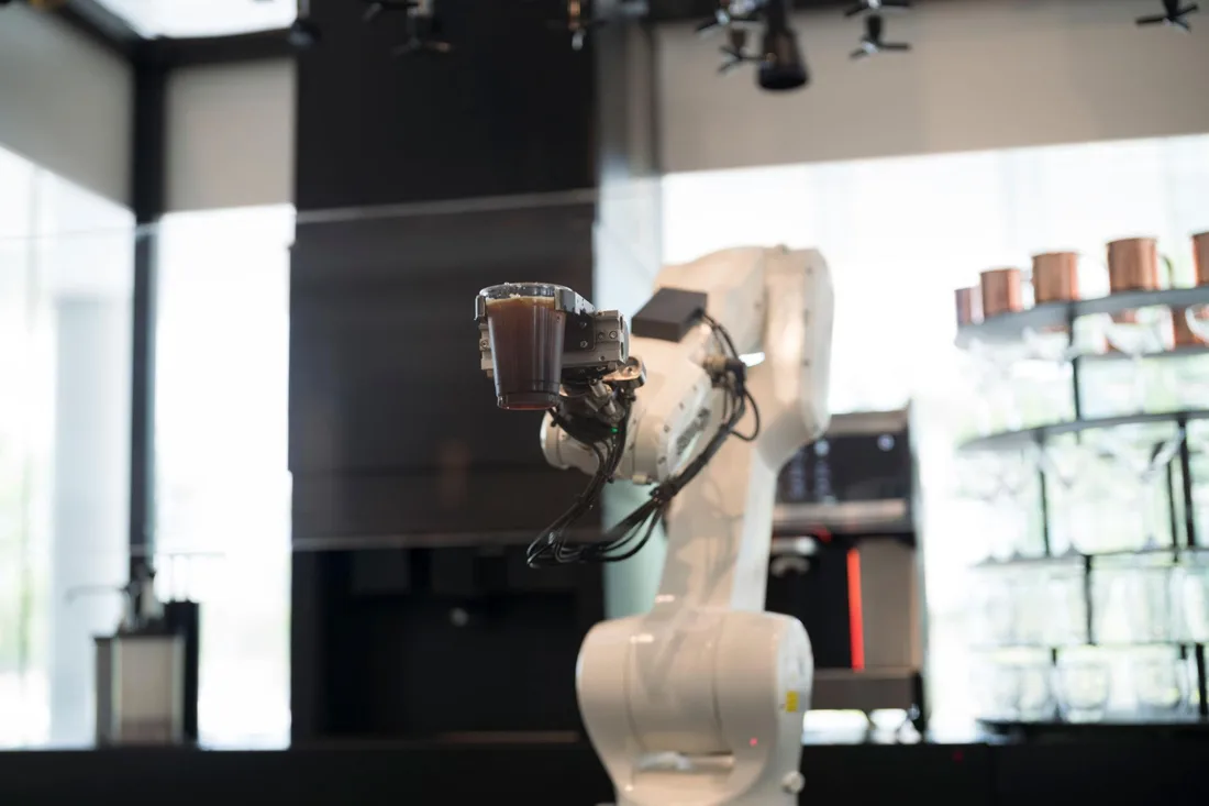 Сусындарға арналған робот-қол (бар автоматтарына арналған) ROBOT-DRINK